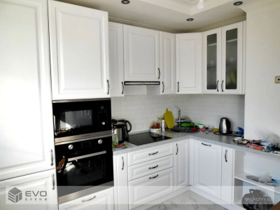 Кухня в светлых тонах в классическом стиле: особенности дизайна интерьера