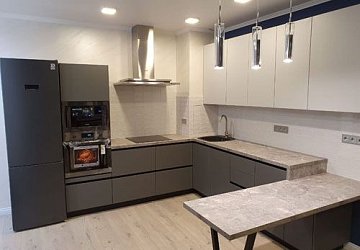 Угловая кухня модерн с бар стойкой Оникс/Cильвер пленка/МДФ ЛМ191104