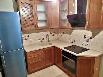 Угловая кухня классика Массив ясеня РЯ1805021