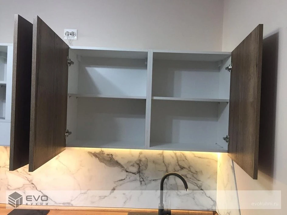 Кухня Egger дуб Галифакс табак / МДФ ПВХ Айвори Софт Тач ЛМ200501 (фото 6)
