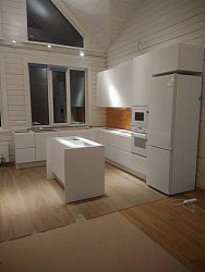 Угловая кухня с островом модерн эмаль/МДФ РК2002021