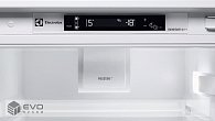 Холодильник Electrolux ENG2693AOW (фото 2)