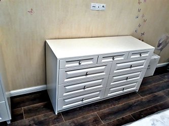Комод с классическими фасадами белый1