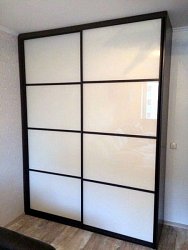 Шкаф-купе двухдверный крашеное стекло, светлый1