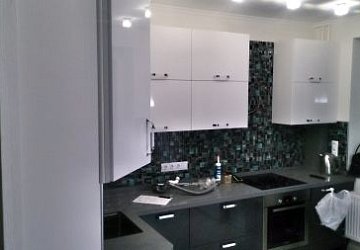 Угловая кухня современная эмаль/МДФ