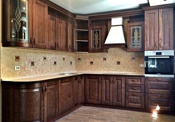 Угловая кухня классика Массив ясеня с радиусами