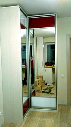 Шкаф-купе угловой с зеркальными вставками1