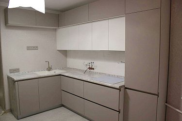 Кухня модерн МДФ Феникс Beige Arizona 0748 / Bianco Kos 0032 РК2006011