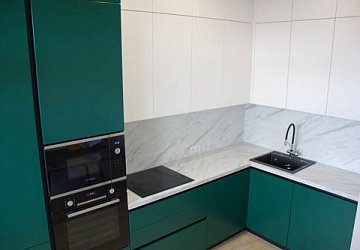 Угловая кухня модерн эмаль/МДФ Gola ручка РЧ200102