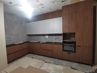 Угловая кухня РН210601 с отделкой под дерево1