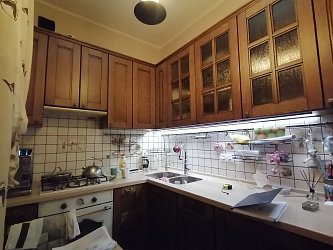 Угловая кухня неоклассика массив Ясеня Т505 цвет 102 темная ЛМ2008051