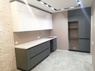Прямая кухня модерн с порталом Fenix пластик/МДФ ИФ1905041