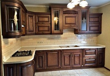 Угловая радиусная кухня прованс Шпон/МДФ/ЛДСП с патиной180х330 см