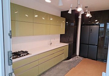 Современная кухня ЛН210404 с глянцевыми фасадами