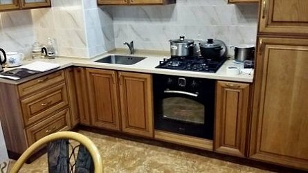 Угловая кухня классика Массив ольхи с патиной1