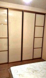 Шкаф-купе 3 дверный вставки крашеное стекло1