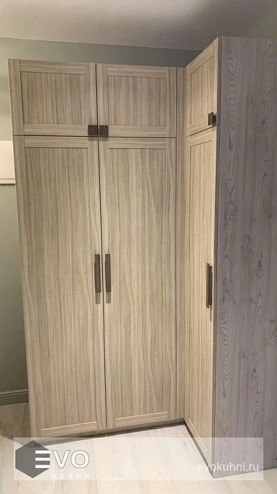 Шкаф угловой МШ210301 (фото 3)