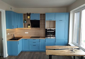 Угловая кухня C8 МДФ эмаль матовая RAL 5024 pastel blue ШТ200301
