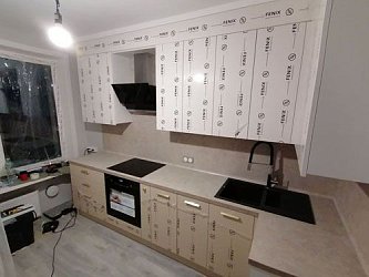 Угловая кухня модерн Fenix Bieger/Bianco Male пластик/МДФ ЛМ1912021
