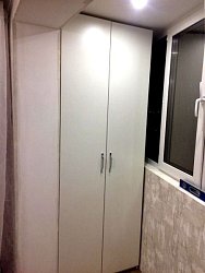 Шкаф двухдверный распашной для балкона1