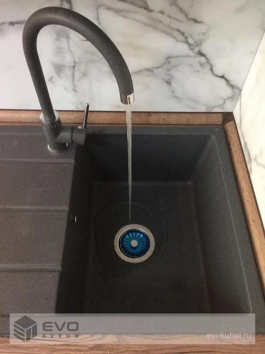 Кухня Egger дуб Галифакс табак / МДФ ПВХ Айвори Софт Тач ЛМ200501 (фото 11)