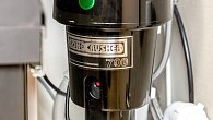 Измельчитель пищевых отходов Bone Crusher BC 700 (фото 8)