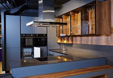 П-образная кухня хай-тек Fenix NTA/NTM / Cleaf пластик/МДФ